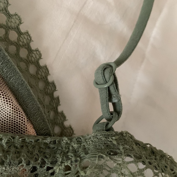 Victoria’s Secret Green Lace Bralette - Picture 6 of 6